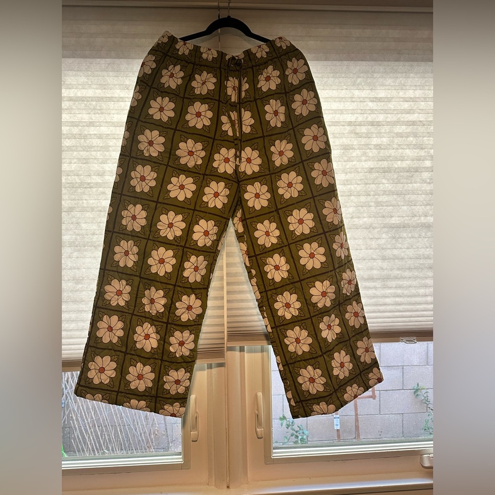 Lucy and Yak quilted floral pants/trousers

.